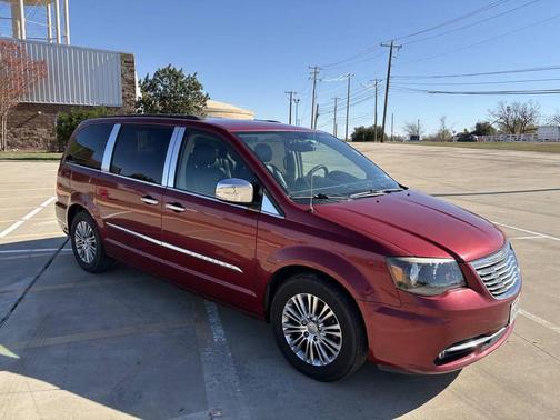 2014 Chrysler Town & Country Touring-L