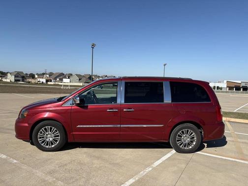 2014 Chrysler Town & Country Touring-L