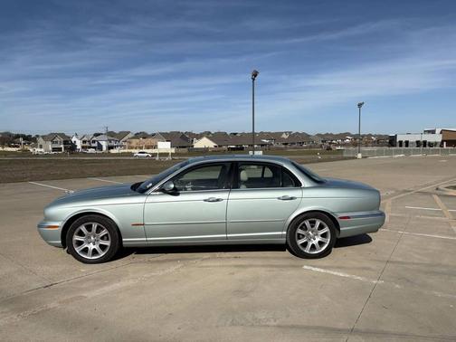 2004 Jaguar XJ Base