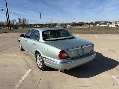 2004 Jaguar XJ Base