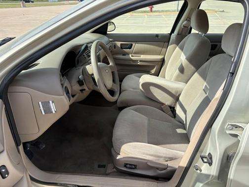 TAN 2004 Ford Taurus SES