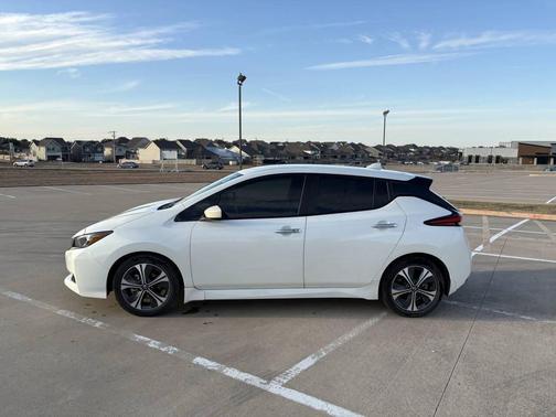 2022 Nissan Leaf SV 40 kWh