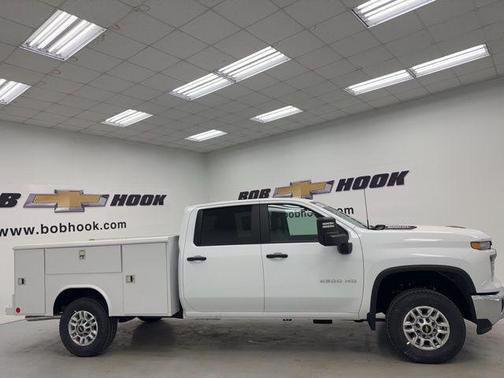 Summit White 2026 Chevrolet Silverado 2500 WT
