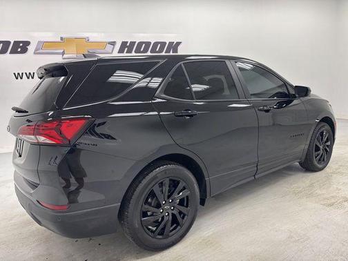 Mosaic Black Metallic 2024 Chevrolet Equinox LS