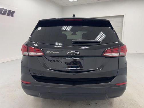 Mosaic Black Metallic 2024 Chevrolet Equinox LS