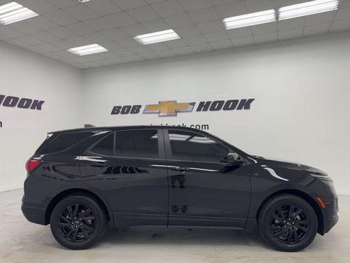 Mosaic Black Metallic 2024 Chevrolet Equinox LS