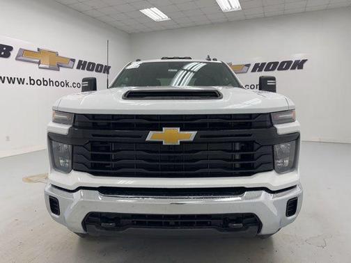 Summit White 2026 Chevrolet Silverado 3500 WT