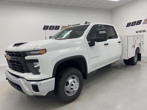 Summit White 2026 Chevrolet Silverado 3500 WT