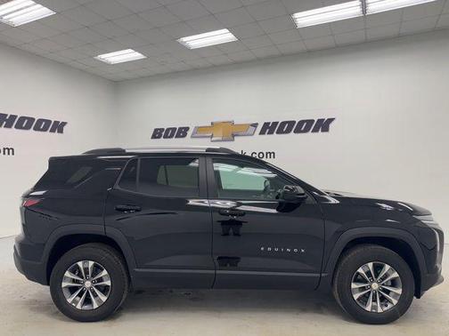 Mosaic Black Metallic 2026 Chevrolet Equinox 1LT
