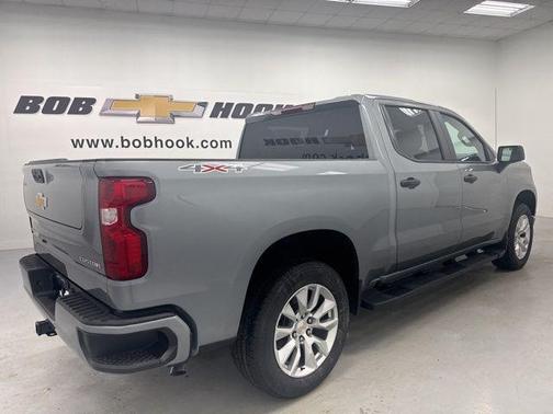 Sterling Gray Metallic 2026 Chevrolet Silverado 1500 Custom