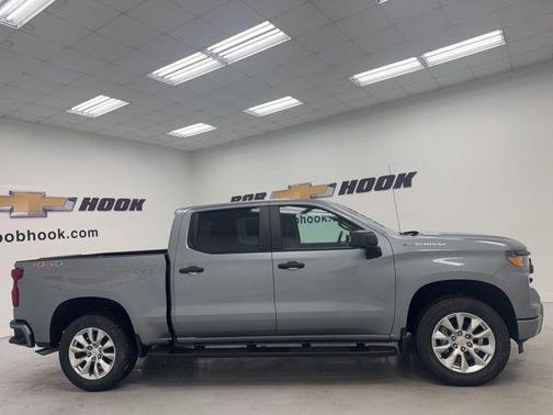 Sterling Gray Metallic 2026 Chevrolet Silverado 1500 Custom