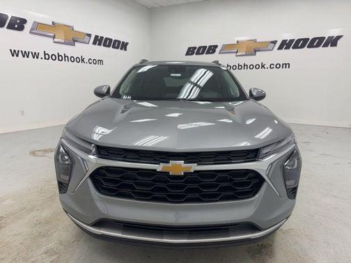 Sterling Gray Metallic 2026 Chevrolet Trax LT