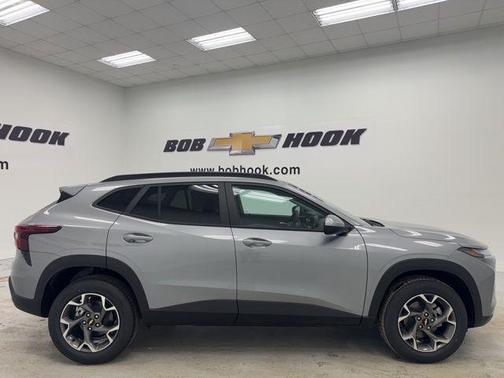 Sterling Gray Metallic 2026 Chevrolet Trax LT