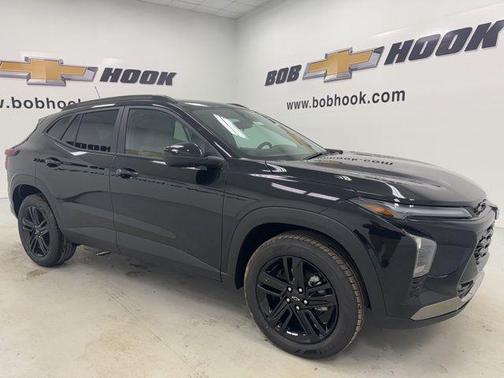 Mosaic Black Metallic 2026 Chevrolet Trax FWD ACTIV
