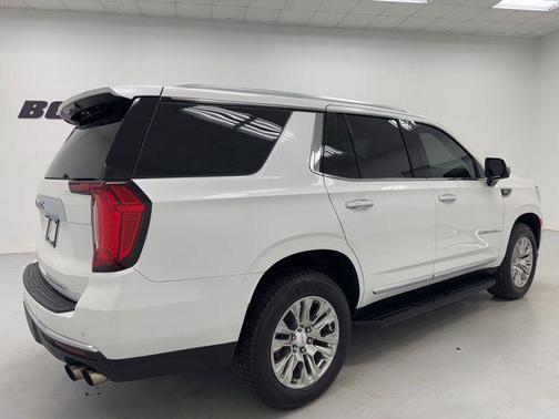 White Frost Tricoat 2021 GMC Yukon Denali