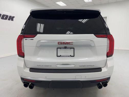 White Frost Tricoat 2021 GMC Yukon Denali