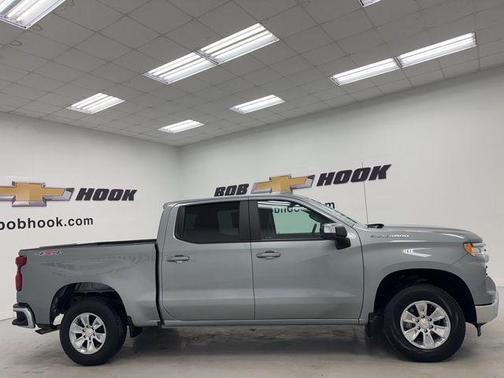 Sterling Gray Metallic 2025 Chevrolet Silverado 1500 LT