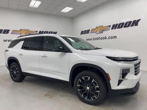 Summit White 2026 Chevrolet Traverse LT