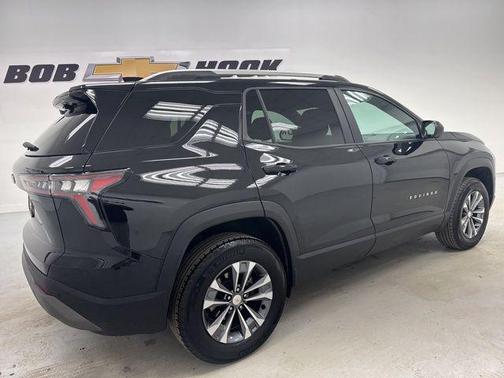 Mosaic Black Metallic 2025 Chevrolet Equinox 1LT