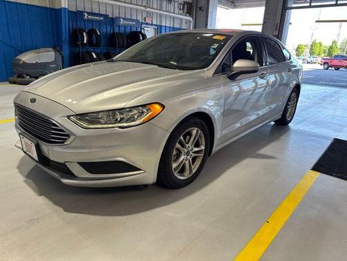 INGOT SILVER 2018 Ford Fusion SE