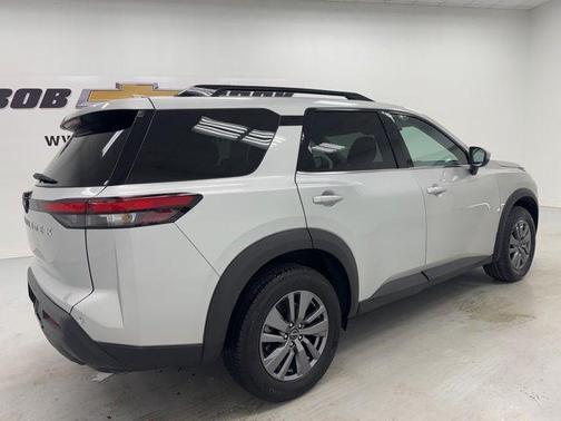 Brilliant Silver Metallic 2025 Nissan Pathfinder SV FWD