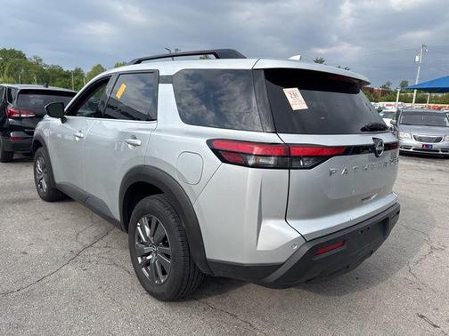 Brilliant Silver Metallic 2025 Nissan Pathfinder SV FWD