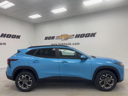 Marina Blue Metallic 2026 Chevrolet Trax LT