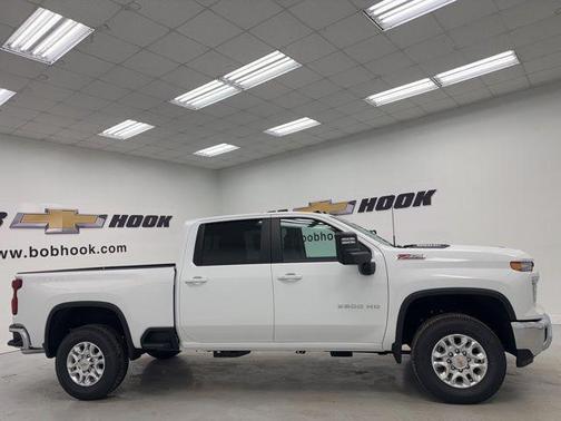 Summit White 2026 Chevrolet Silverado 2500 LT