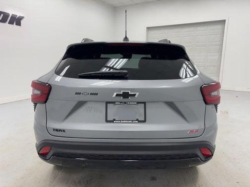 Sterling Gray Metallic 2026 Chevrolet Trax FWD 2RS