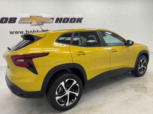 Nitro Yellow Metallic 2024 Chevrolet Trax FWD 1RS