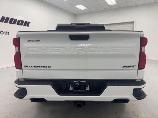 Summit White 2026 Chevrolet Silverado 1500 RST