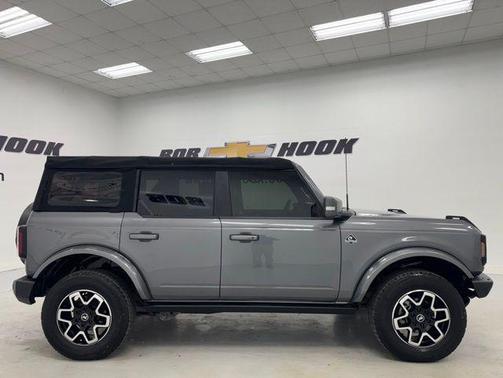 CARBONIZED GREY METALLIC 2021 Ford Bronco Outer Banks