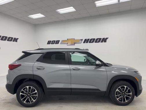 Sterling Gray Metallic 2026 Chevrolet Trailblazer LT