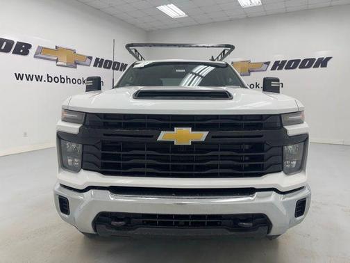 Summit White 2026 Chevrolet Silverado 2500 WT