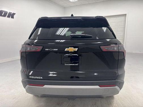 Mosaic Black Metallic 2026 Chevrolet Equinox 1LT