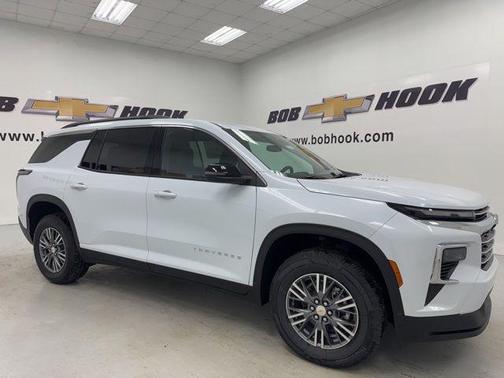 Polar White Tricoat 2026 Chevrolet Traverse LT