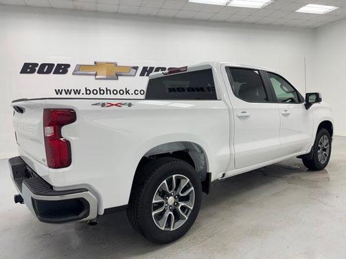 Summit White 2026 Chevrolet Silverado 1500 LT