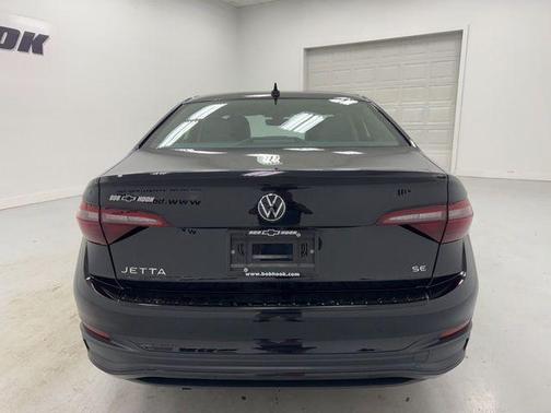 Deep Black Pearl 2024 Volkswagen Jetta 1.5T SE
