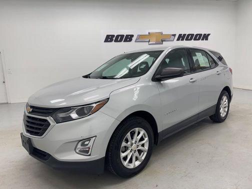 Silver Ice Metallic 2018 Chevrolet Equinox LS