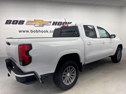 Summit White 2026 Chevrolet Colorado LT