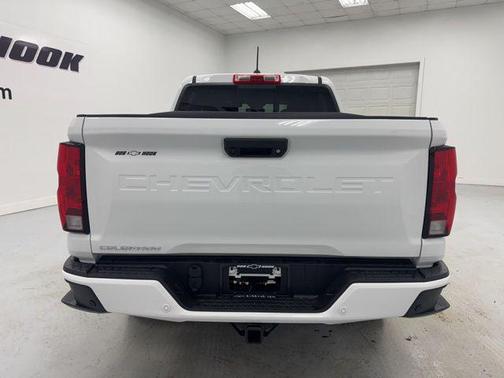 Summit White 2026 Chevrolet Colorado LT