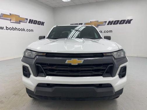 Summit White 2026 Chevrolet Colorado LT