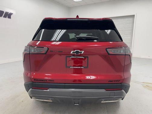 Radiant Red Tintcoat 2026 Chevrolet Equinox AWD ACTIV