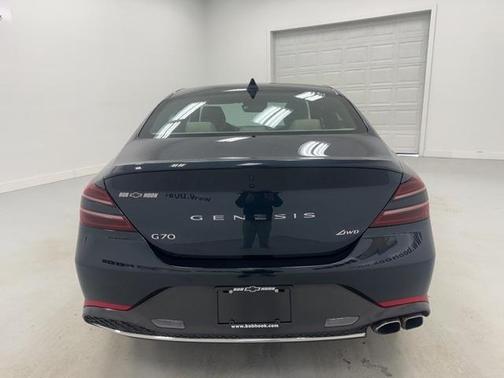 2023 Genesis G70 2.0T