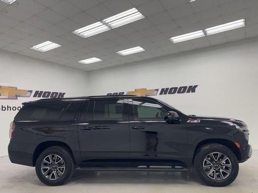 Black 2024 Chevrolet Suburban 4WD Z71