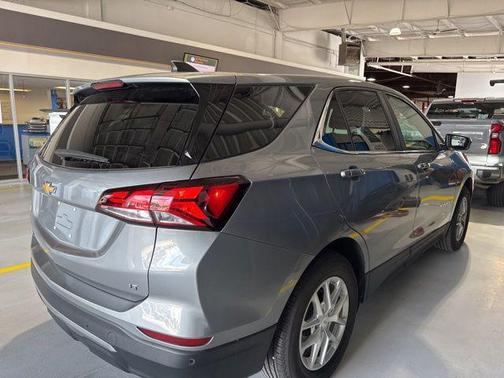 Sterling Gray Metallic 2024 Chevrolet Equinox 1LT