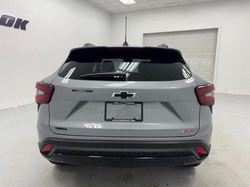 Sterling Gray Metallic 2026 Chevrolet Trax FWD 2RS