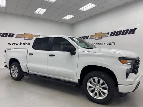 Summit White 2026 Chevrolet Silverado 1500 Custom
