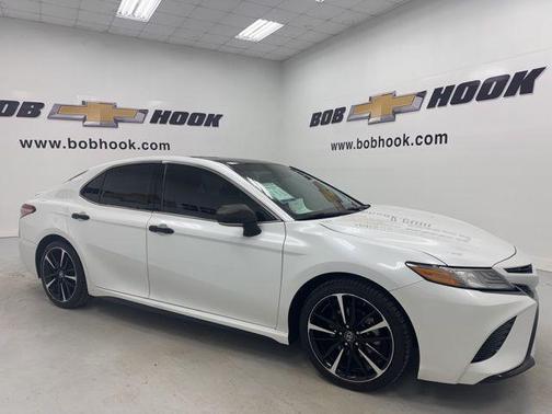 Wind Chill Pearl 2019 Toyota Camry XSE