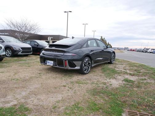 2023 Hyundai IONIQ 6 SEL